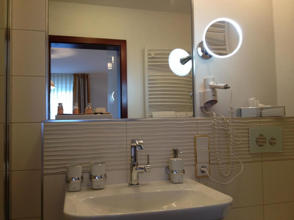 Hotel Kaiserhof Medebach Δωμάτιο φωτογραφία